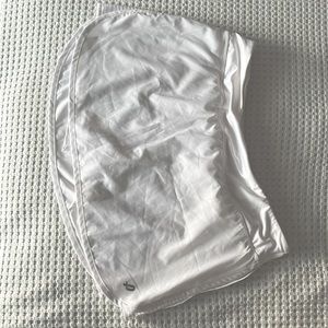 I’m selling both, Ive never wore these nice pieces(just for the picture lol)